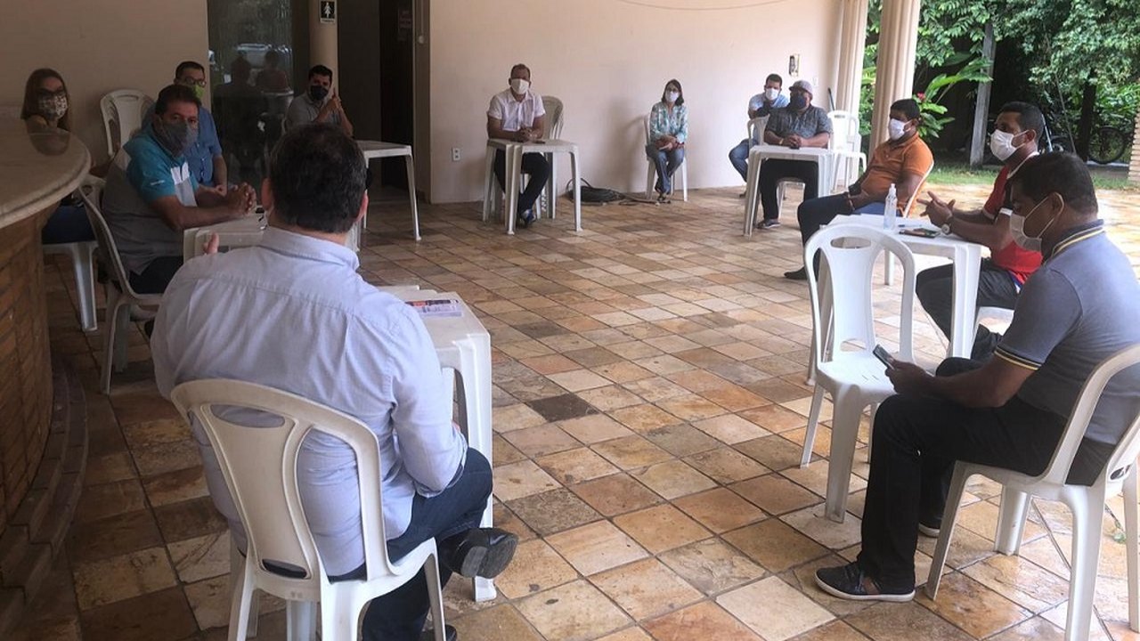 Secretário de Saúde apresenta para vereadores as ações contra a covid-19 no Município