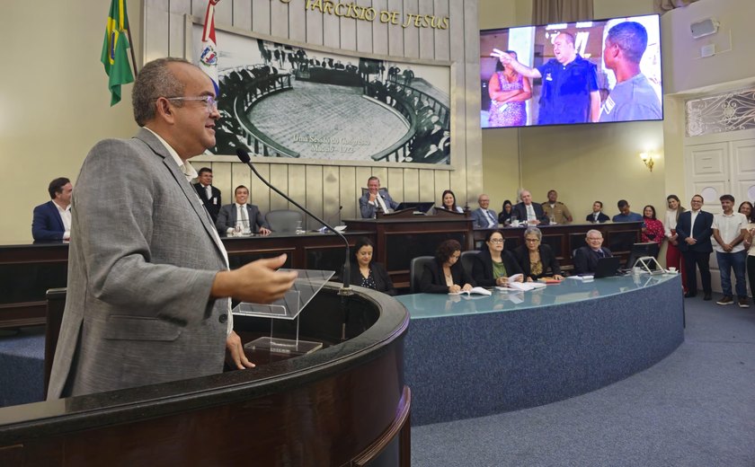 Secretário de Saúde de Maceió recebe Comenda Tavares Bastos da Assembleia Legislativa