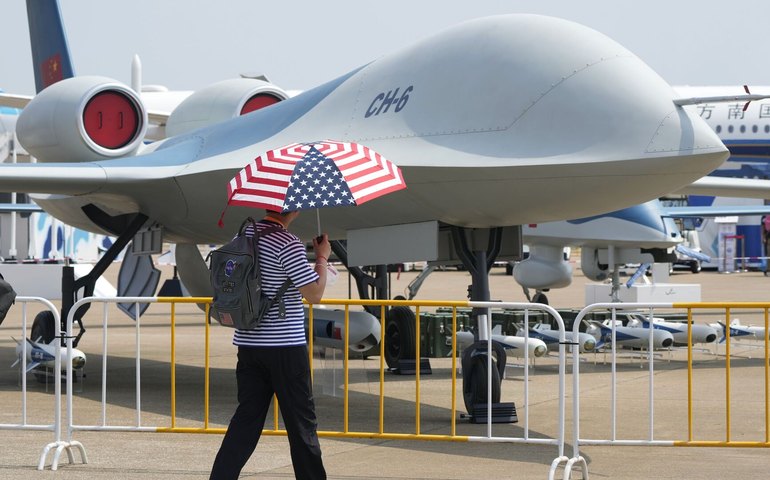 Pentágono desenvolve sistema integrado para drones e aviões no espaço aéreo de suas bases militares