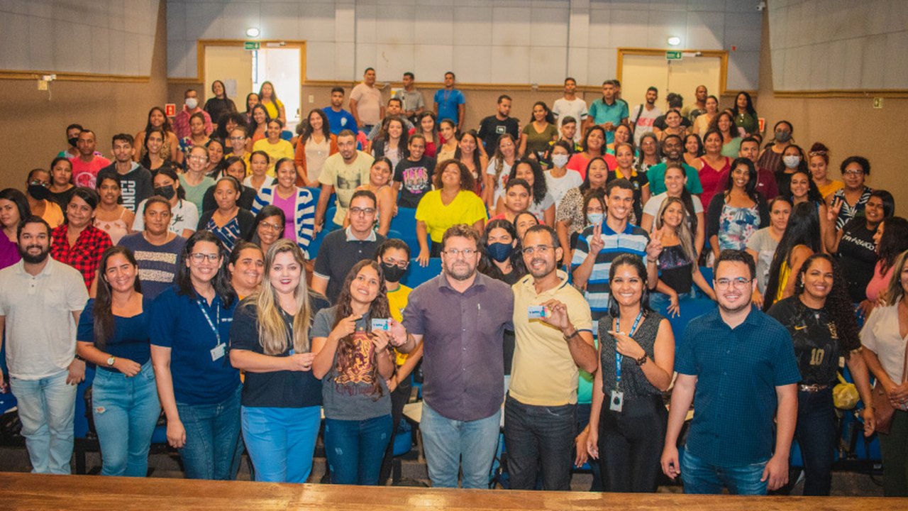 Prefeitura de Maceió inicia entrega dos cartões de passagem para beneficários do CNH Social