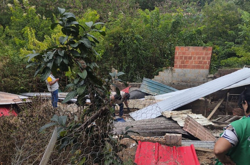 Ação integrada de órgãos municipais desativa pocilga clandestina no São Jorge