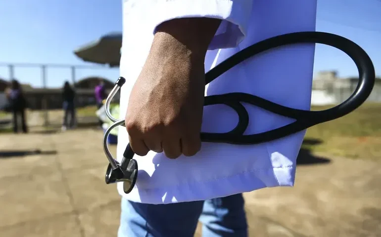 Médicos sugerem ações de prevenção e tratamento e obesidade; assista