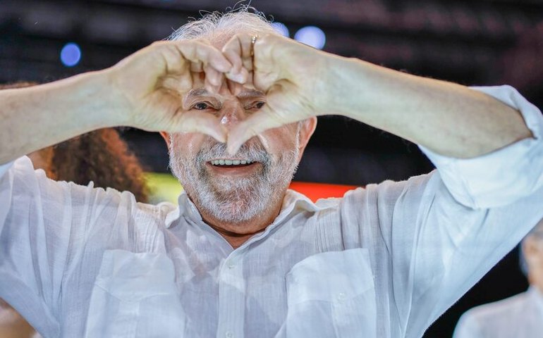 Eurasia eleva chance de Lula vencer eleição no domingo de 60% para 65%