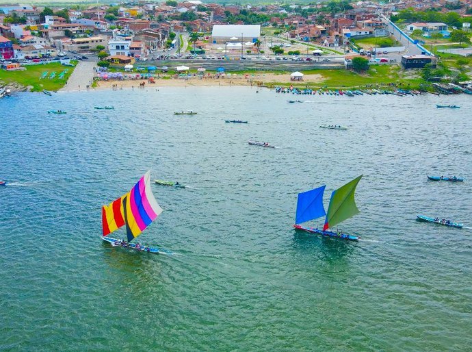 Corrida de barcos e canoas leva beleza ao Velho Chico e premia embarcações em Traipu