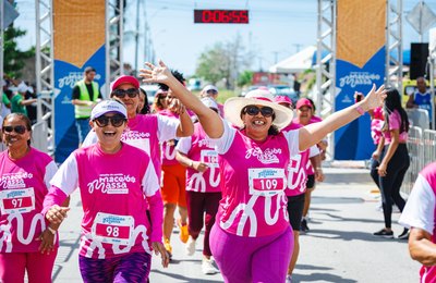 Mulheres que venceram câncer de mama abriram 2ª etapa de corrida de rua