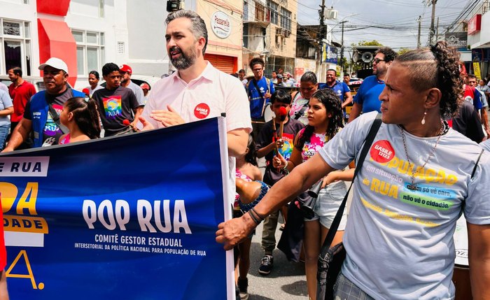 Candidato a vereador Basile participou da Marcha da Paz, que reivindicou direitos aos moradores em situação de rua