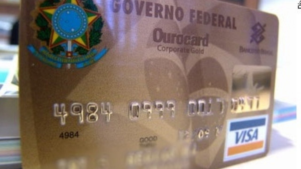 Cartão corporativo garantiu férias de Bolsonaro na praia