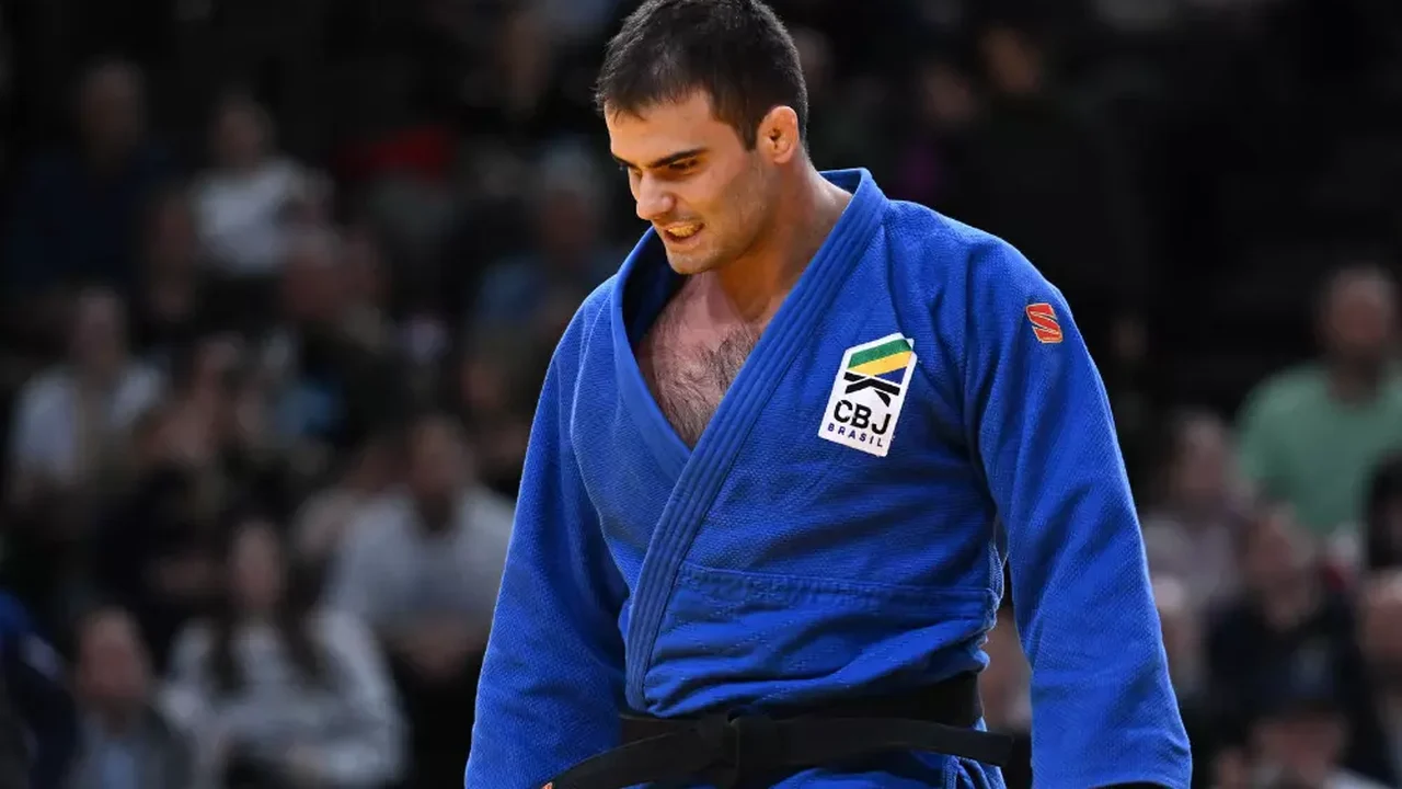 Rafael Macedo perde disputa do bronze e Brasil fica sem medalhas no Grand Slam de Paris de judô