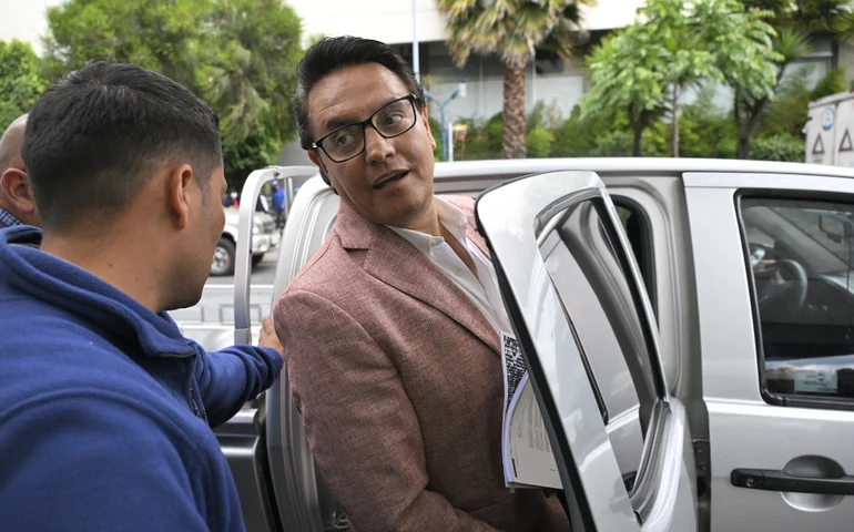 Sucessor de candidato assassinado no Equador denuncia ameaças de morte na véspera das eleições presidenciais
