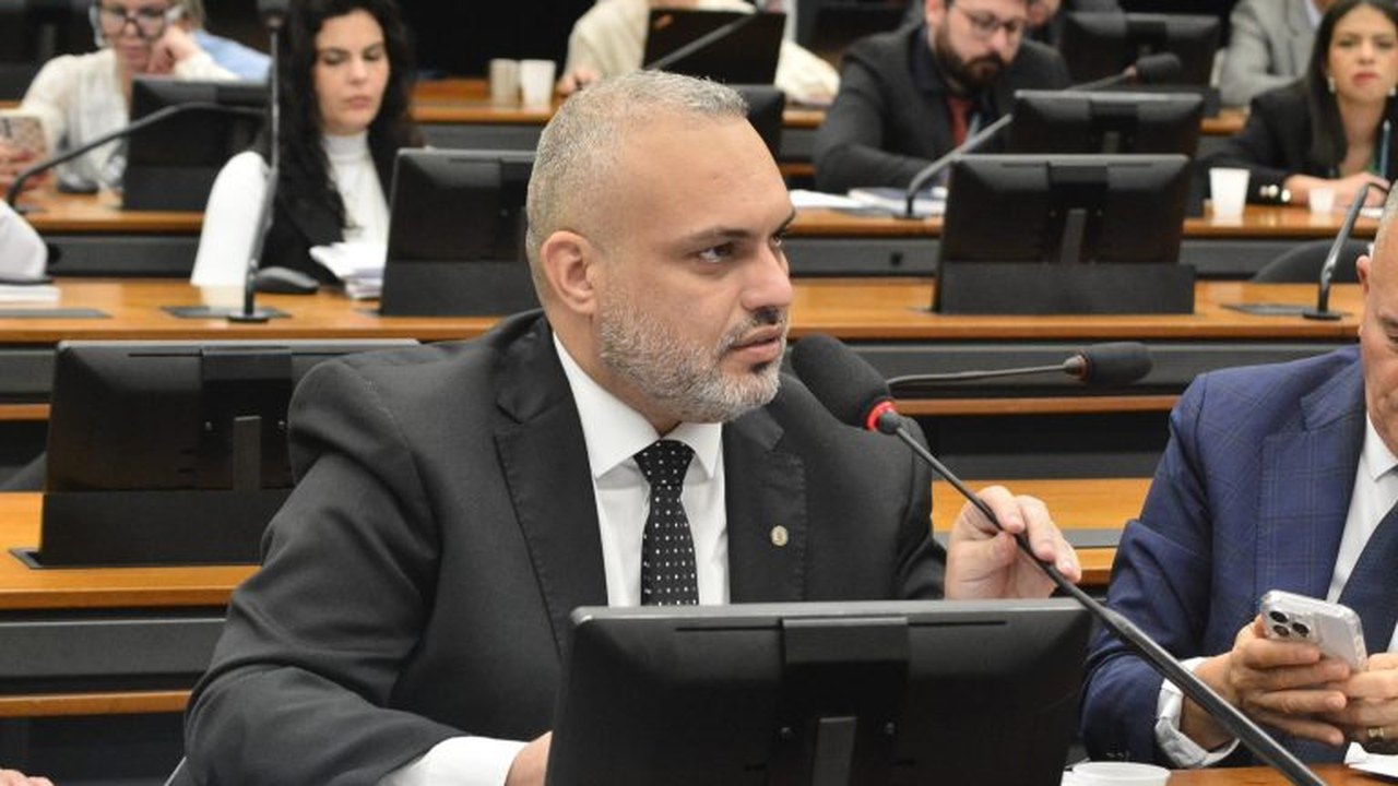 Projeto limita saques em espécie a R$ 100 mil por mês para pessoas físicas e empresas