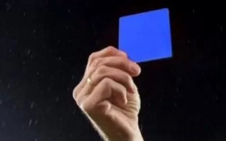 Implementação do cartão azul foi suspensa após repercussão negativa, diz jornal 