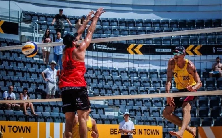 Brasil vai à decisão do Mundial de Vôlei de Praia no feminino e no masculino