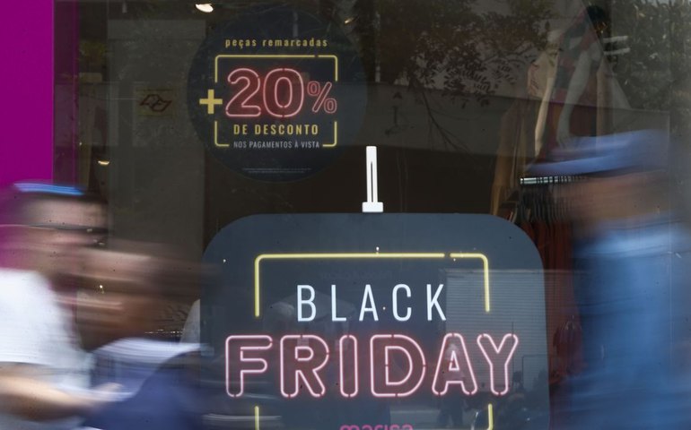 Black Friday: maioria dos consumidores deve gastar de R$ 201 a R$ 500