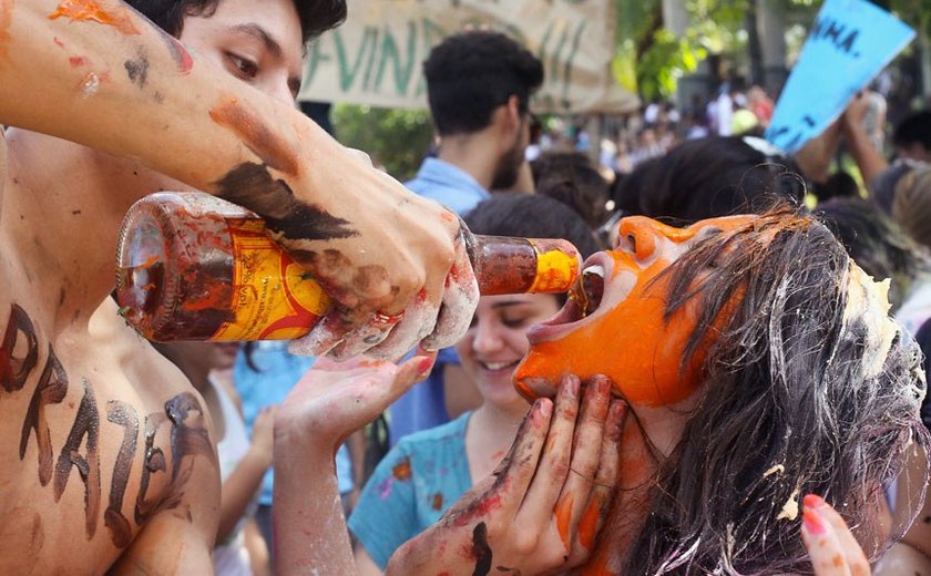 Projeto proíbe trote universitário abusivo