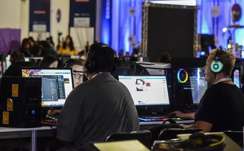 CCT debate escassez de profissionais de TI no Brasil