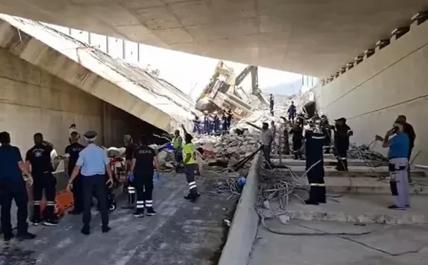 Desabamento de ponte na Grécia deixa um morto e oito feridos