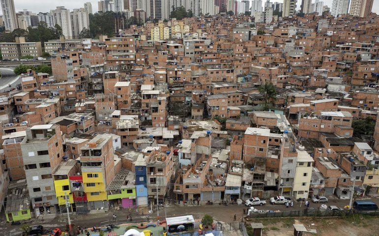 População que vive em favelas cresce e chega a quase 16,4 milhões de moradores