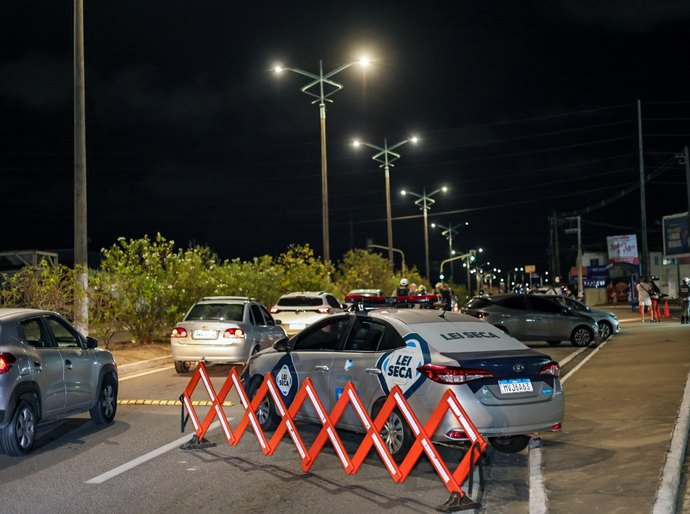 Operação Lei Seca prende 16 condutores alcoolizados no final de semana de prévias
