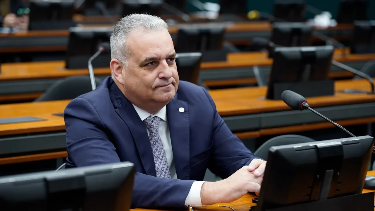 Menos impostos: Alfredo Gaspar comemora aprovação na CCJC da PEC de sua coautoria que limita IPVA a 1%