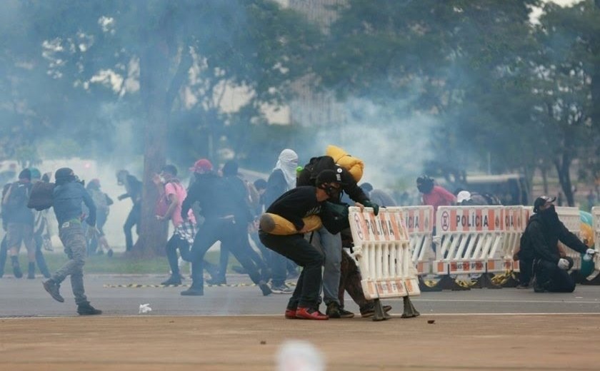 Homem é baleado durante protesto na Esplanada dos Ministérios