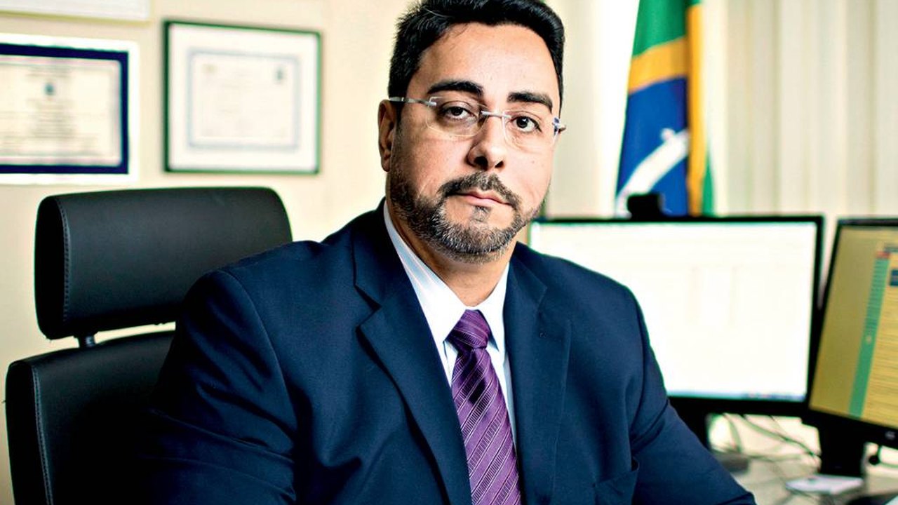 Bretas suspende todos os processos da Operação Câmbio, Desligo