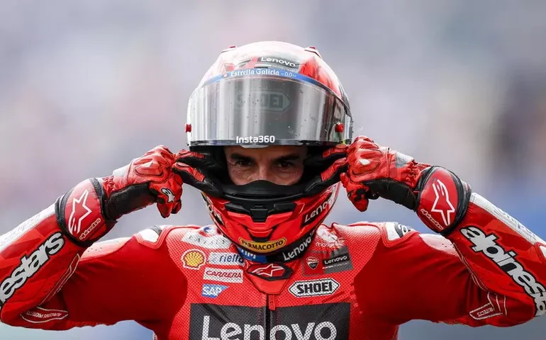 Marc Márquez vence na Holanda e dispara na liderança da MotoGP