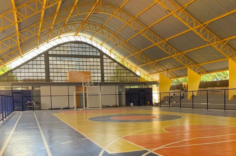 Prefeitura de Arapiraca constrói novos ginásios poliesportivos escolares beneficiando mais cinco comunidades