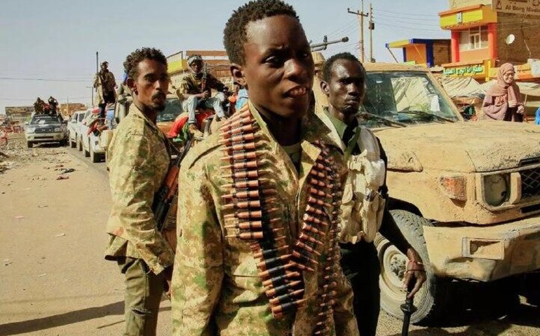 Países ocidentais que hoje alertam para a guerra no Sudão lucravam com a crise, aponta analista