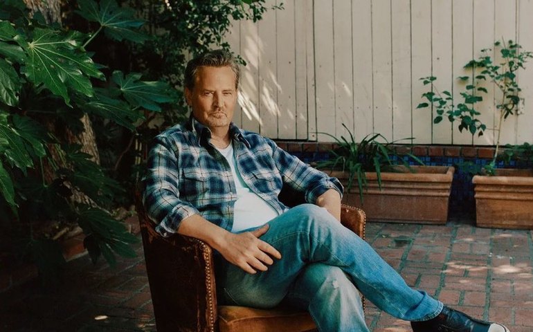 Ex de Matthew Perry questiona versão de morte por uso de cetamina: ‘jamais usaria agulhas’