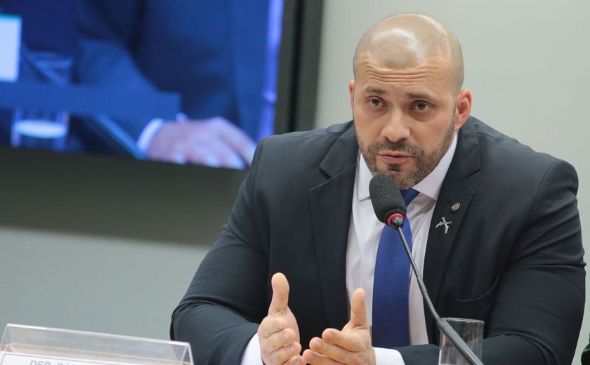 Um dia após perder mandato, Daniel Silveira é preso em Petrópolis