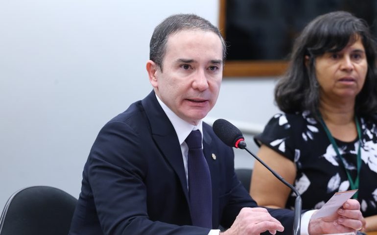 Projeto obriga condomínios a comunicar indícios de violência doméstica à polícia