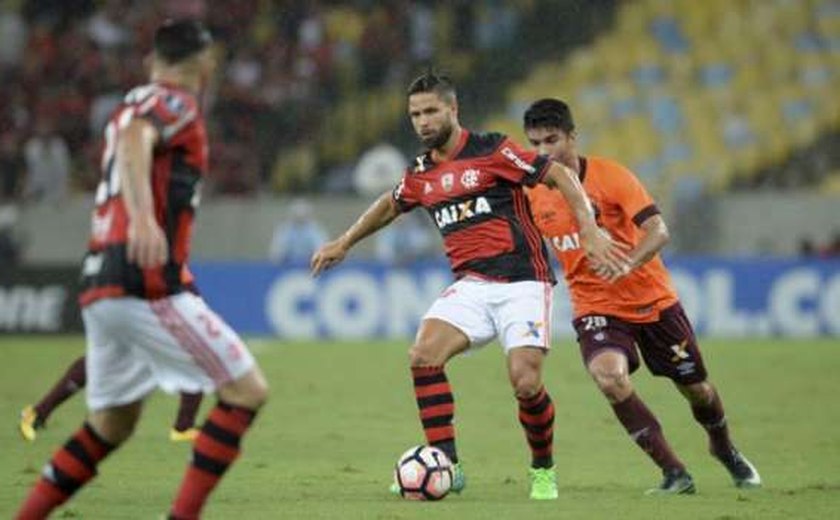 Novo líder: Flamengo começa bem, segura pressão e vence o Atlético-PR