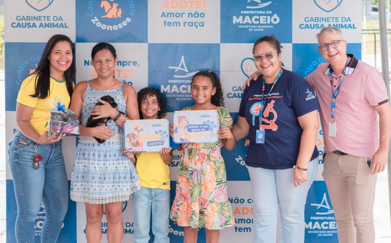 Feira de Adoção da Prefeitura de Maceió assegura acolhimentos responsáveis no final de semana