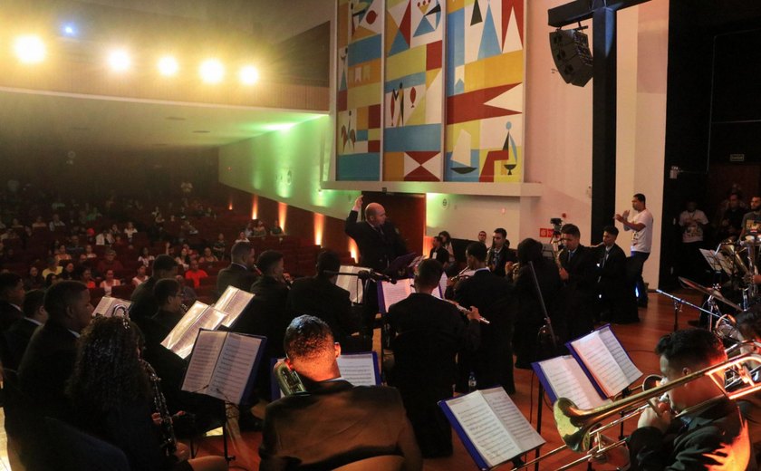 Solenidade de abertura do Circuito Penedo de Cinema é realizada sob forte emoção, banhada de música e memória