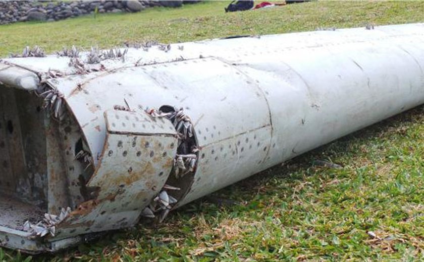 Parentes de passageiros do MH370 rejeitam conclusão sobre destroços de avião