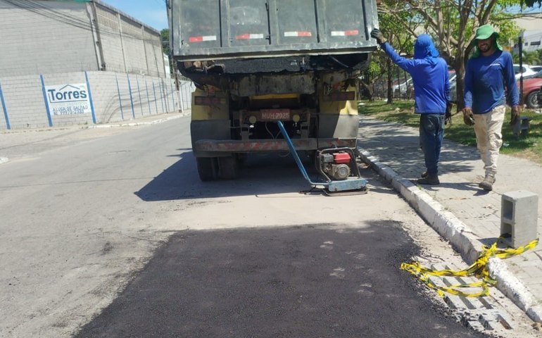 Polo Multissetorial recebe mutirão da Operação Tapa-Buraco