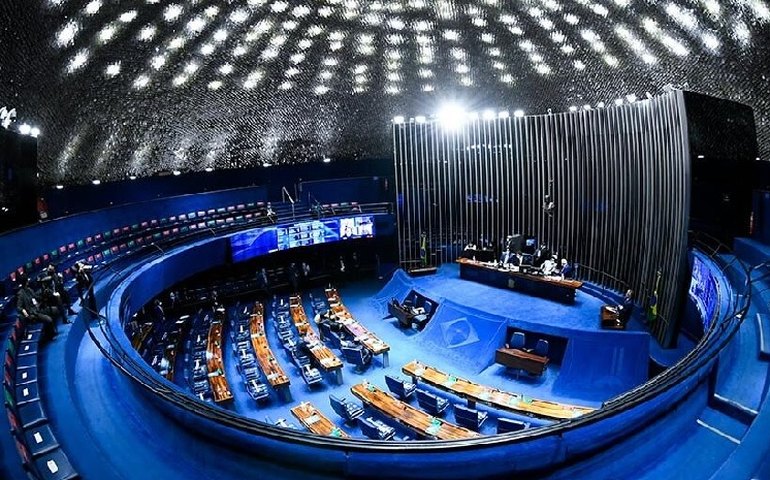 PEC da Transição supera 27 assinaturas necessárias para início da tramitação