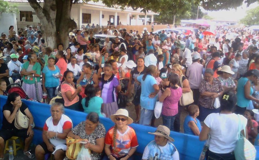 Distrito de Canafístula recebe 30 mil pessoas em homenagem a Frei Damião
