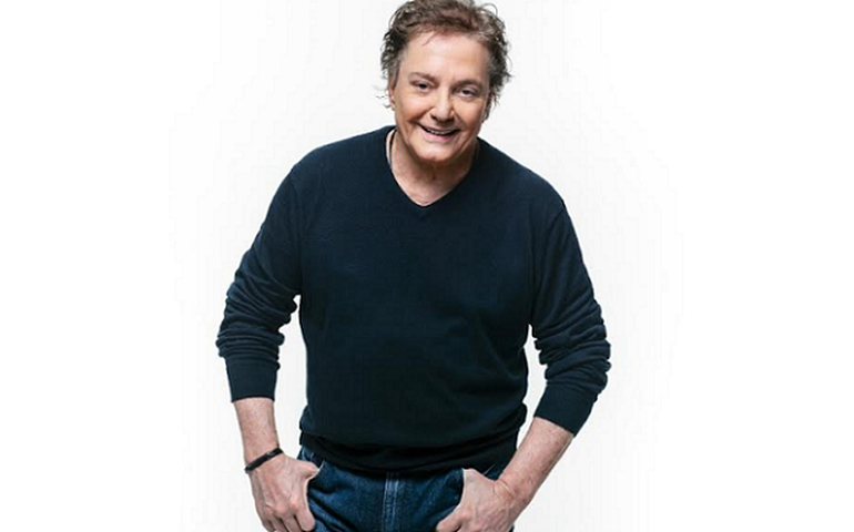 Fabio Jr. homenageia as mães em show em SP