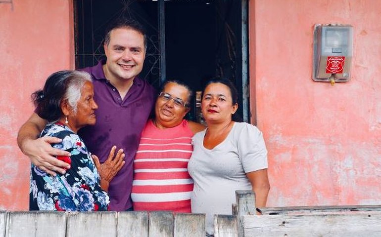 Governo entrega obras de infraestrutura em mais 3 grotas de Maceió