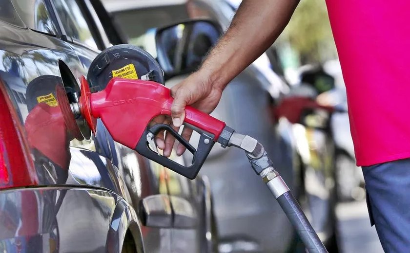ANP: Gasolina sobe 0,7% e diesel 0,3% na semana de 21 a 27 de abril