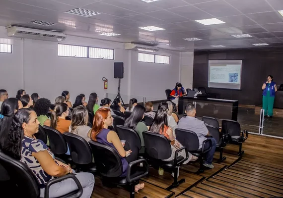 Secretaria de Saúde de Penedo orienta profissionais sobre tratamentos preventivos contra o HIV