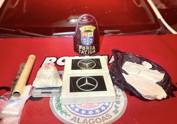 Polícia Militar apreende cinco quilos de cocaína na capital e uma arma de fogo no interior