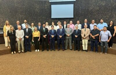 Prefeitos participam de assinatura do termo de cooperação para regularização imóveis em 14 municípios