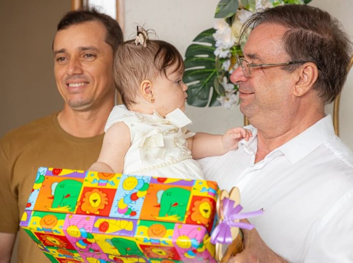 Luciano Barbosa homenageia bebê prefeita durante Semana 100% Mamãe e Bebê