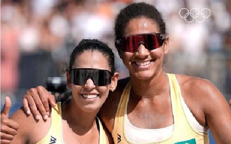 Ana Patrícia e Duda confirmam favoritismo e avançam às quartas do vôlei de praia em Paris-2024