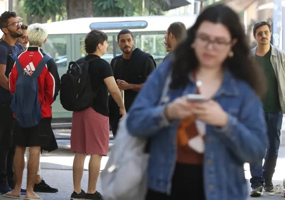 Quase 10 milhões de jovens sem ensino básico estão fora da escola