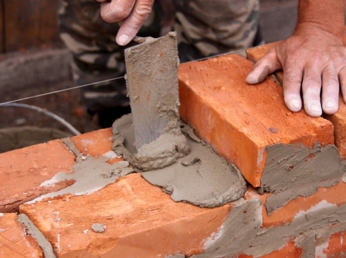 Secretaria do Trabalho oferta 30 vagas para pedreiro e servente de obras
