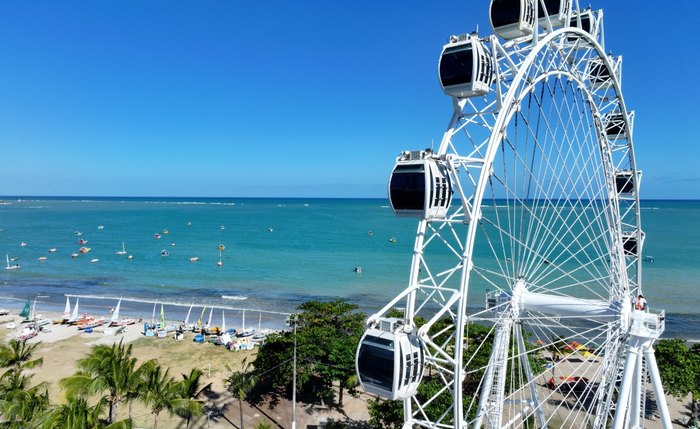 Roda de Maceió tem 42 metros de altura e 20 cabines Roda de Maceió tem 42 metros de altura e 20 cabines