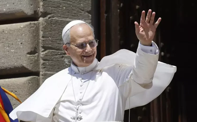 Papa Leão XIV diz que retornará ao Vaticano 'em alguns dias'